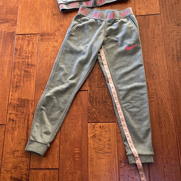 Girls Nike Dri-fit - Picture 4 of 7